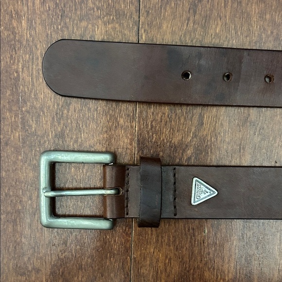 Vintage Guess Women’s Brown Leather Belt with Nickel Toned Buckle, Size Small - Picture 7 of 16